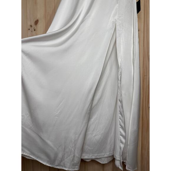 NWT Lulus Elegant Confidence White Satin Flutter Sleeve Cutout Maxi Dress Size M - Picture 5 of 11